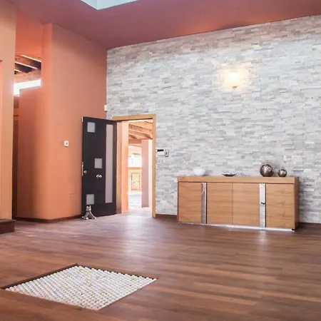 Villa Melania Paradise - Jacuzzi, Private Pool, Gym, Minigolf, Chill Terrace, 4 Bedrooms *