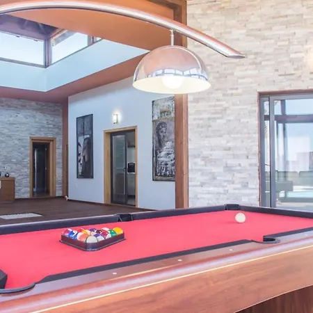 Melania Paradise - Jacuzzi, Private Pool, Gym, Minigolf, Chill Terrace, 4 Bedrooms Villa *