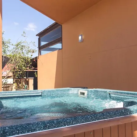 Melania Paradise - Jacuzzi, Private Pool, Gym, Minigolf, Chill Terrace, 4 Bedrooms Villa