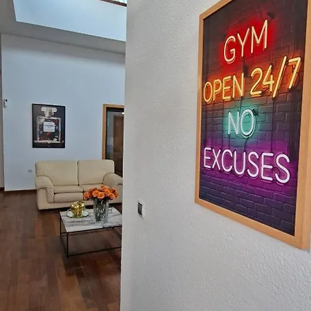 Melania Paradise - Jacuzzi, Private Pool, Gym, Minigolf, Chill Terrace, 4 Bedrooms Villa