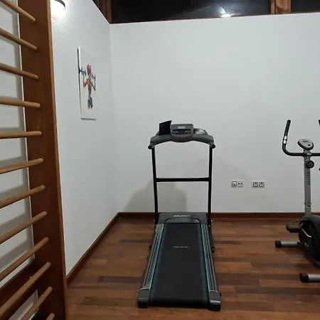 Villa Melania Paradise - Jacuzzi, Private Pool, Gym, Minigolf, Chill Terrace, 4 Bedrooms *