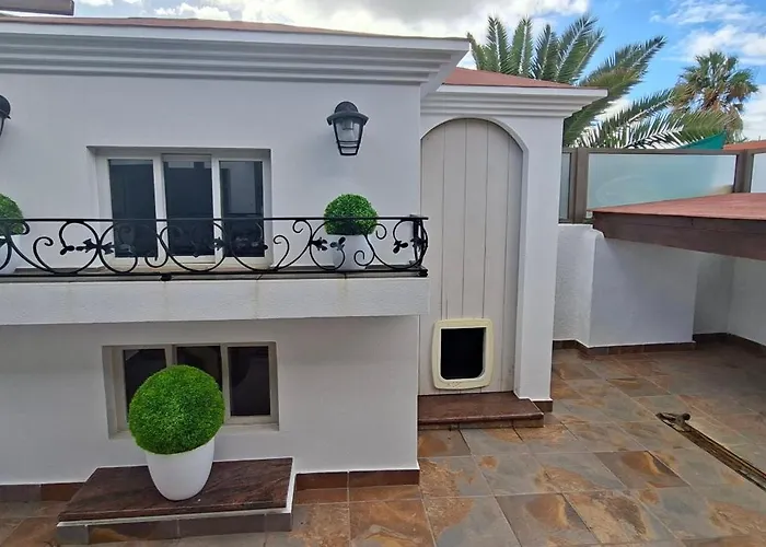 Melania Paradise - Jacuzzi, Private Pool, Gym, Minigolf, Chill Terrace, 4 Bedrooms Villa *