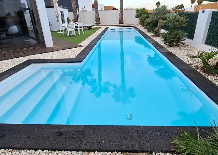 Melania Paradise - Jacuzzi, Private Pool, Gym, Minigolf, Chill Terrace, 4 Bedrooms