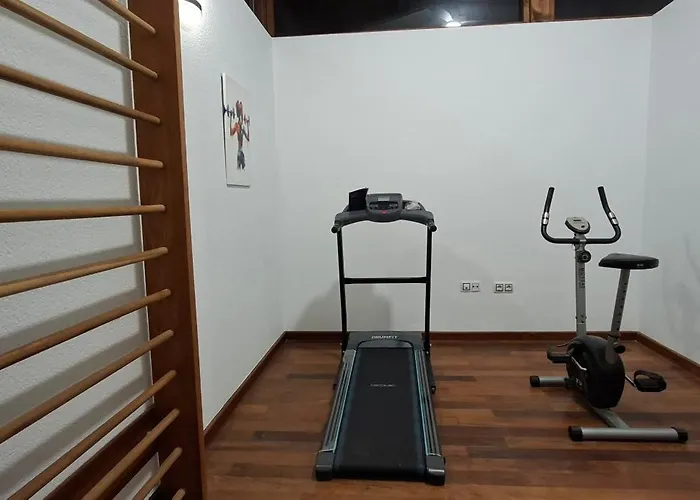 Villa Melania Paradise - Jacuzzi, Private Pool, Gym, Minigolf, Chill Terrace, 4 Bedrooms *