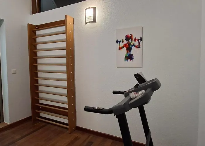 Villa Melania Paradise - Jacuzzi, Private Pool, Gym, Minigolf, Chill Terrace, 4 Bedrooms