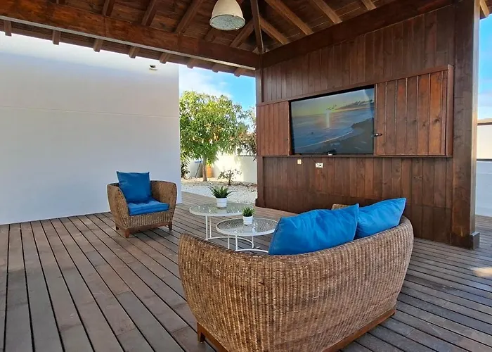 Melania Paradise - Jacuzzi, Private Pool, Gym, Minigolf, Chill Terrace, 4 Bedrooms Caleta de Fuste