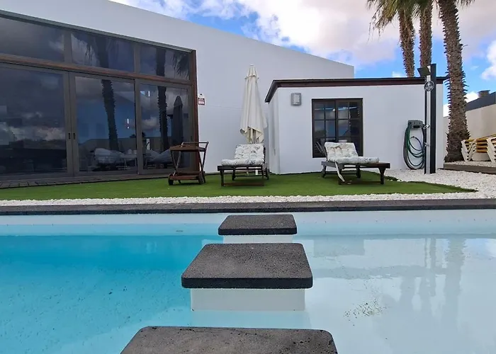 Melania Paradise - Jacuzzi, Private Pool, Gym, Minigolf, Chill Terrace, 4 Bedrooms * Caleta de Fuste