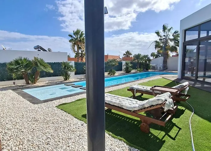 Melania Paradise - Jacuzzi, Private Pool, Gym, Minigolf, Chill Terrace, 4 Bedrooms * Caleta de Fuste