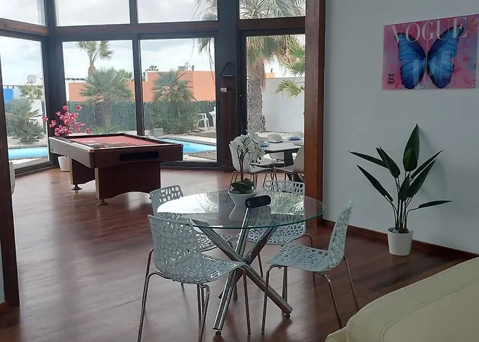 Villa Melania Paradise - Jacuzzi, Private Pool, Gym, Minigolf, Chill Terrace, 4 Bedrooms *