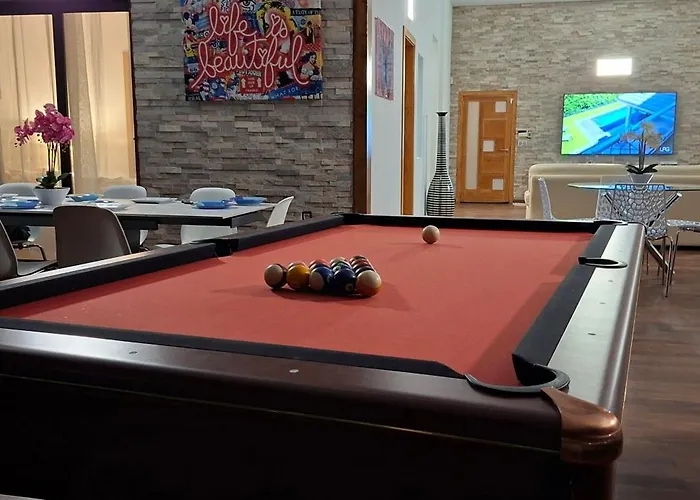 Melania Paradise - Jacuzzi, Private Pool, Gym, Minigolf, Chill Terrace, 4 Bedrooms Villa *