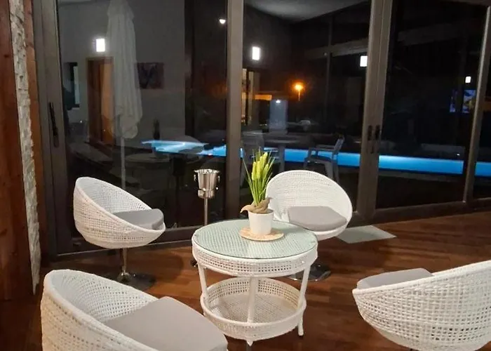 Villa Melania Paradise - Jacuzzi, Private Pool, Gym, Minigolf, Chill Terrace, 4 Bedrooms Caleta de Fuste