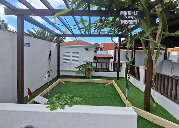 Villa Melania Paradise - Jacuzzi, Private Pool, Gym, Minigolf, Chill Terrace, 4 Bedrooms *