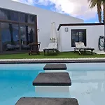 Melania Paradise - Jacuzzi, Private Pool, Gym, Minigolf, Chill Terrace, 4 Bedrooms * Caleta De Fuste