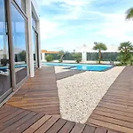 Villa Melania Paradise - Jacuzzi, Private Pool, Gym, Minigolf, Chill Terrace, 4 Bedrooms