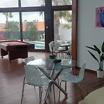 Villa Melania Paradise - Jacuzzi, Private Pool, Gym, Minigolf, Chill Terrace, 4 Bedrooms *