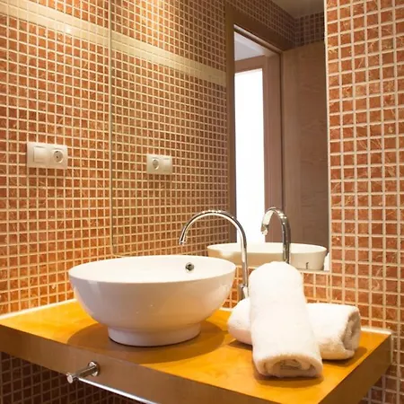 Melania Paradise - Jacuzzi, Private Pool, Gym, Minigolf, Chill Terrace, 4 Bedrooms וילה