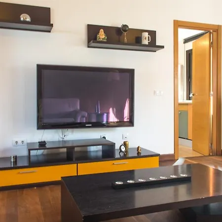 Villa Melania Paradise - Jacuzzi, Private Pool, Gym, Minigolf, Chill Terrace, 4 Bedrooms *