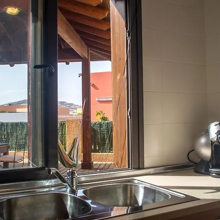 Melania Paradise - Jacuzzi, Private Pool, Gym, Minigolf, Chill Terrace, 4 Bedrooms Villa Caleta de Fuste