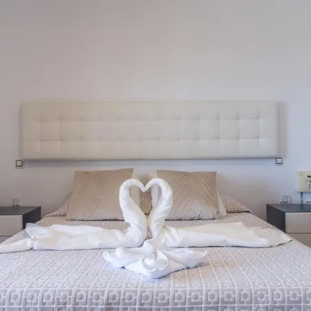 Melania Paradise - Jacuzzi, Private Pool, Gym, Minigolf, Chill Terrace, 4 Bedrooms Villa