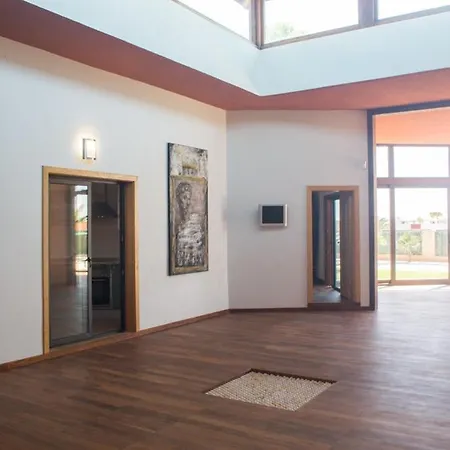 Villa Melania Paradise - Jacuzzi, Private Pool, Gym, Minigolf, Chill Terrace, 4 Bedrooms