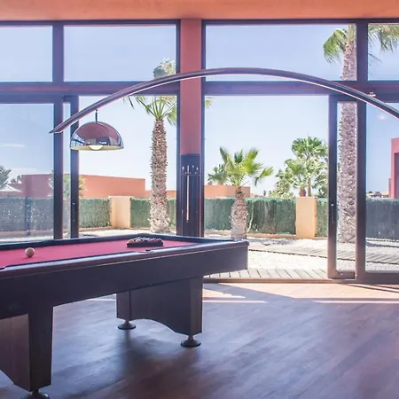 Melania Paradise - Jacuzzi, Private Pool, Gym, Minigolf, Chill Terrace, 4 Bedrooms * Caleta de Fuste