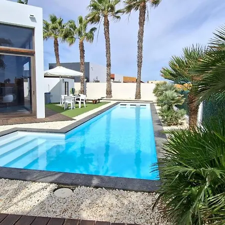 Melania Paradise - Jacuzzi, Heated Private Pool, Gym, Minigolf, Chill Terrace, 4 Bedrooms Caleta de Fuste