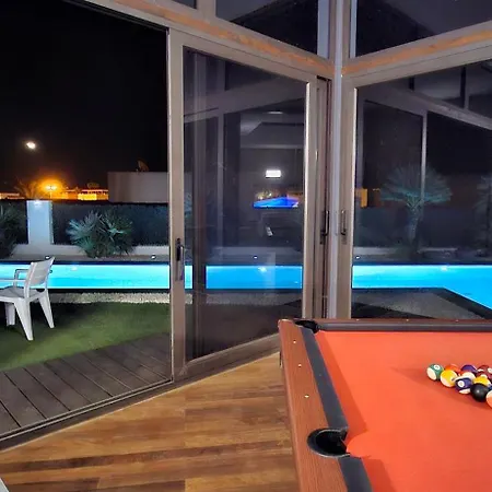 Melania Paradise - Jacuzzi, Private Pool, Gym, Minigolf, Chill Terrace, 4 Bedrooms Vila *