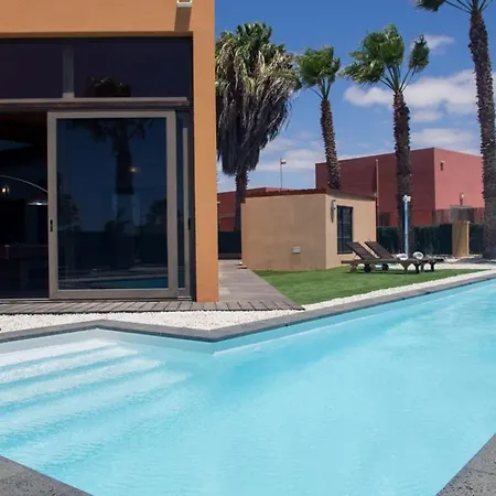 别墅 Melania Paradise - Jacuzzi, Private Pool, Gym, Minigolf, Chill Terrace, 4 Bedrooms *