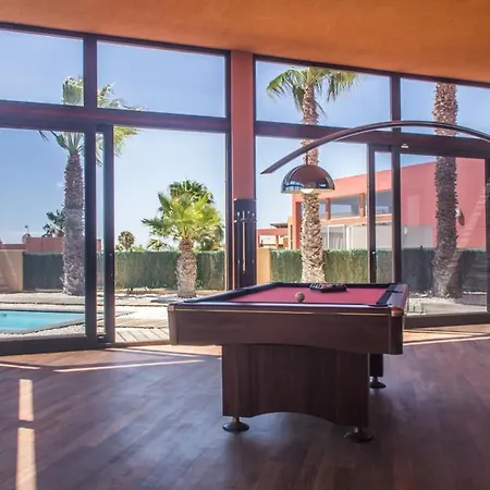 Melania Paradise - Jacuzzi, Private Pool, Gym, Minigolf, Chill Terrace, 4 Bedrooms * 科斯塔卡莱塔