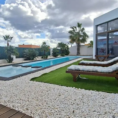 Melania Paradise - Jacuzzi, Private Pool, Gym, Minigolf, Chill Terrace, 4 Bedrooms 别墅 科斯塔卡莱塔