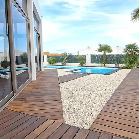 别墅 Melania Paradise - Jacuzzi, Private Pool, Gym, Minigolf, Chill Terrace, 4 Bedrooms